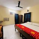 Monalisa Hostel