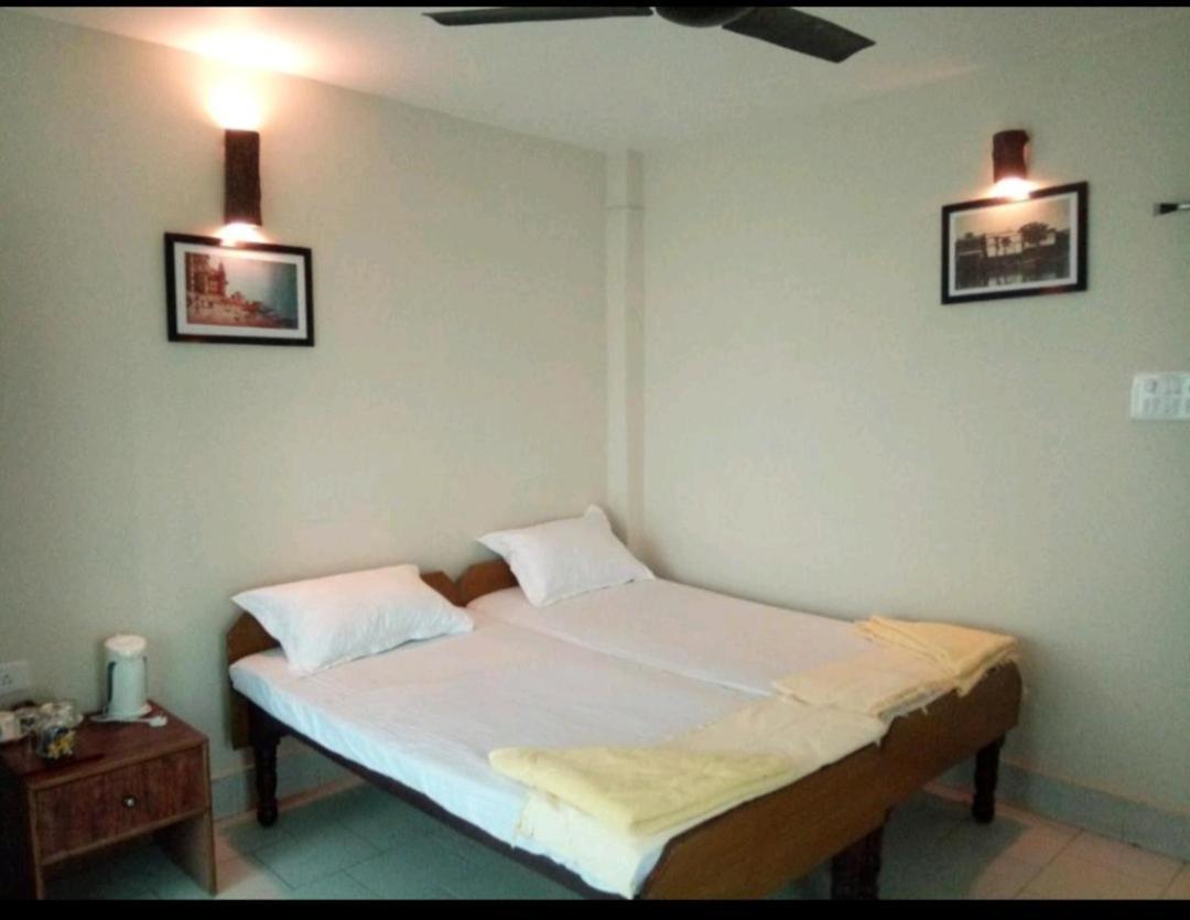 Hostel Monalisa *