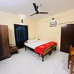 Monalisa Hostel