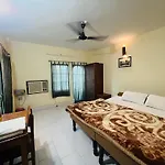 Monalisa Hostel